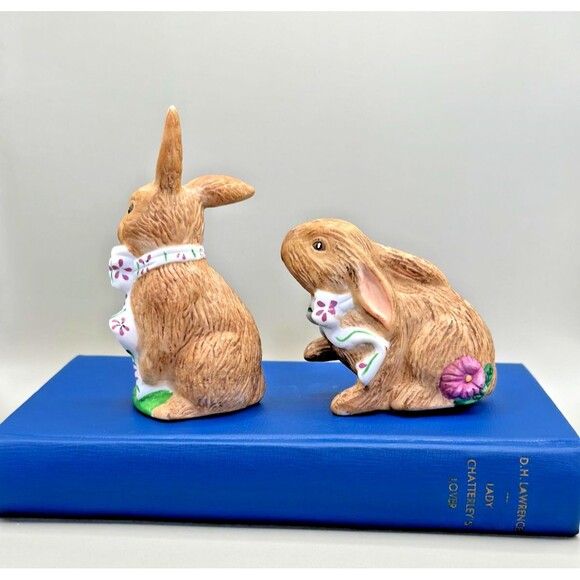 Ceramic Easter Bunny Salt and Pepper Shakers - Picture 3 of 5
